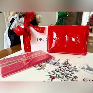 Dior NEW RELEASE 
Lunar New Year BOX
POUCH/BOX
Lucky Envelopes
Ribbon 
SET of 4!